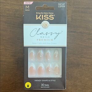 KISS Classy Premium Nails